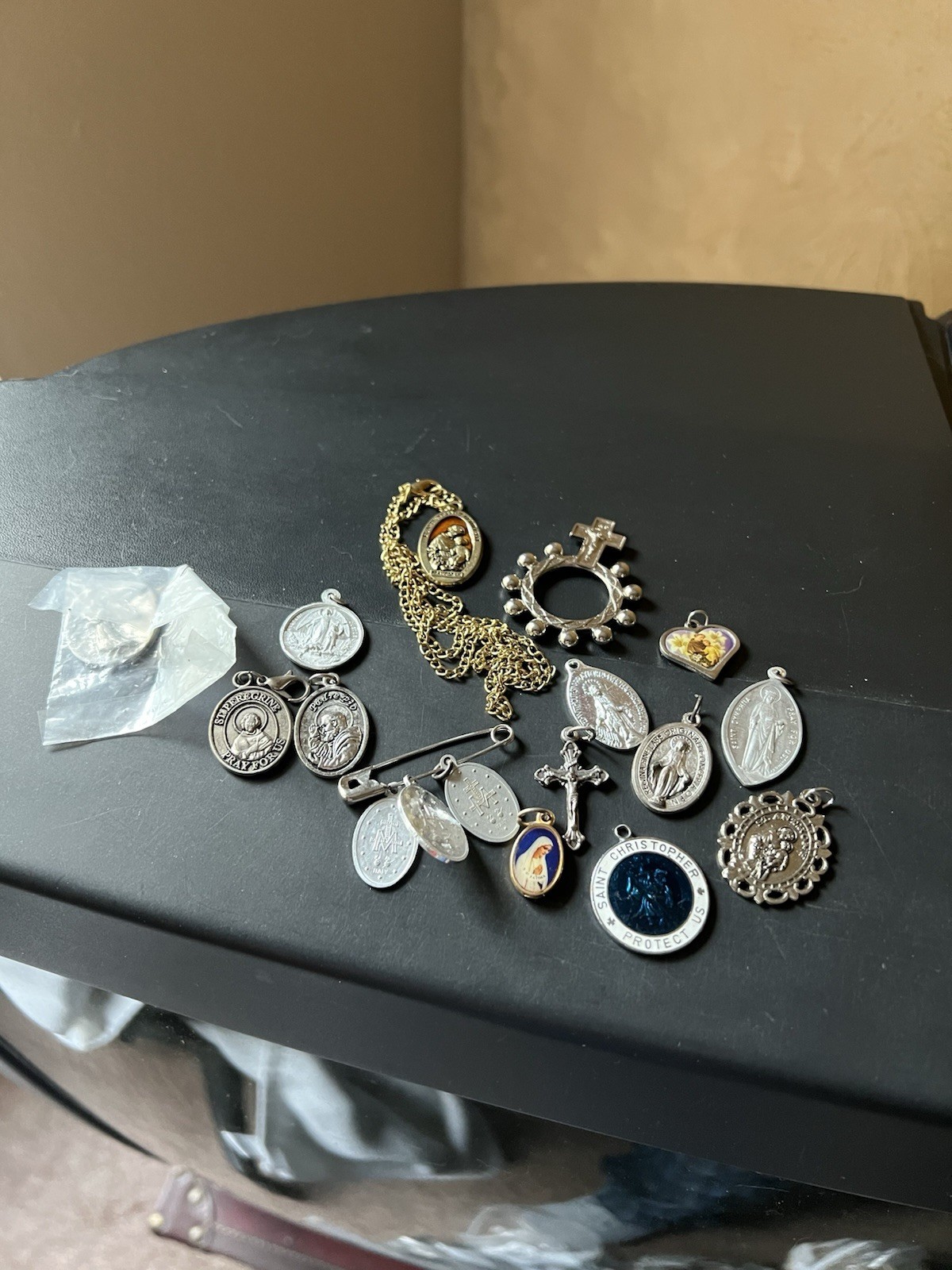 Small Lot Of 17 Religious Charms 