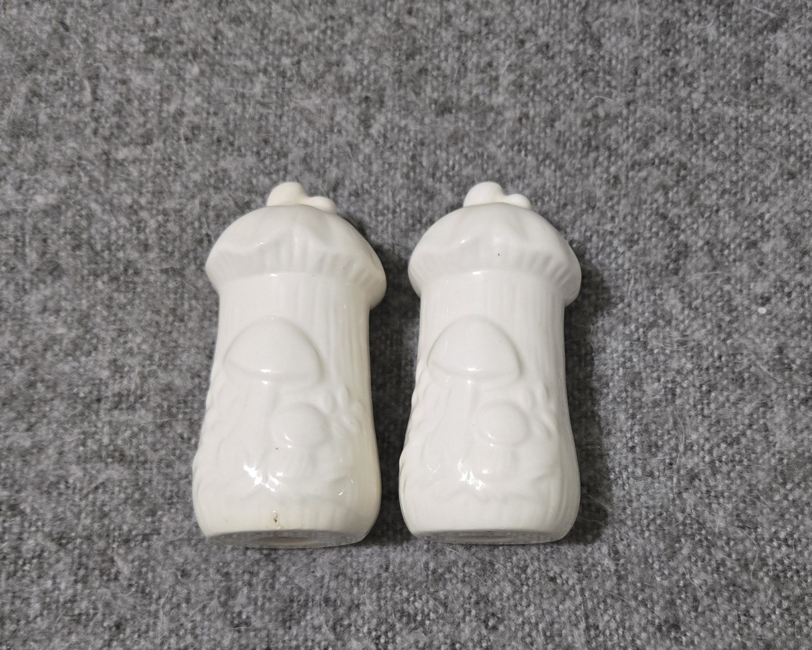 Vintage Handmade Mushroom Theme Salt And Pepper Shakers 4.5 In