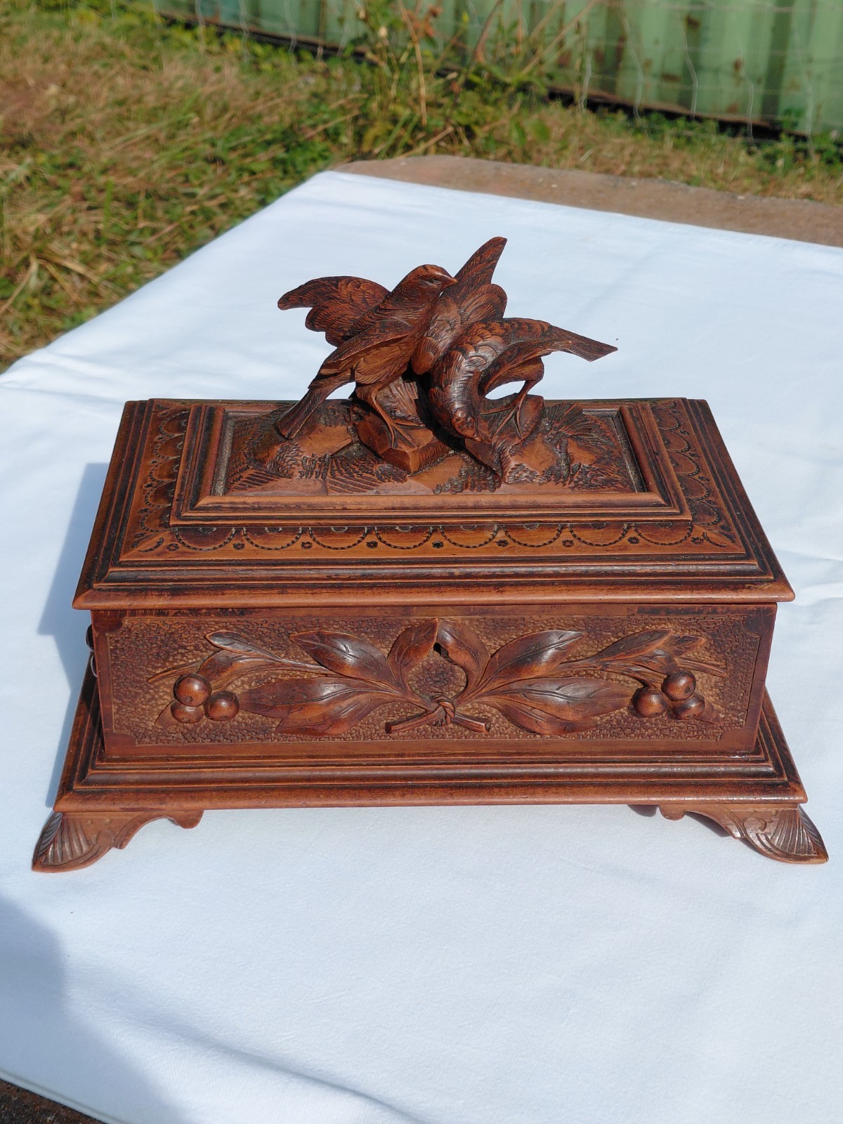Antique black forest Brienz wood carved birds  jewelry box