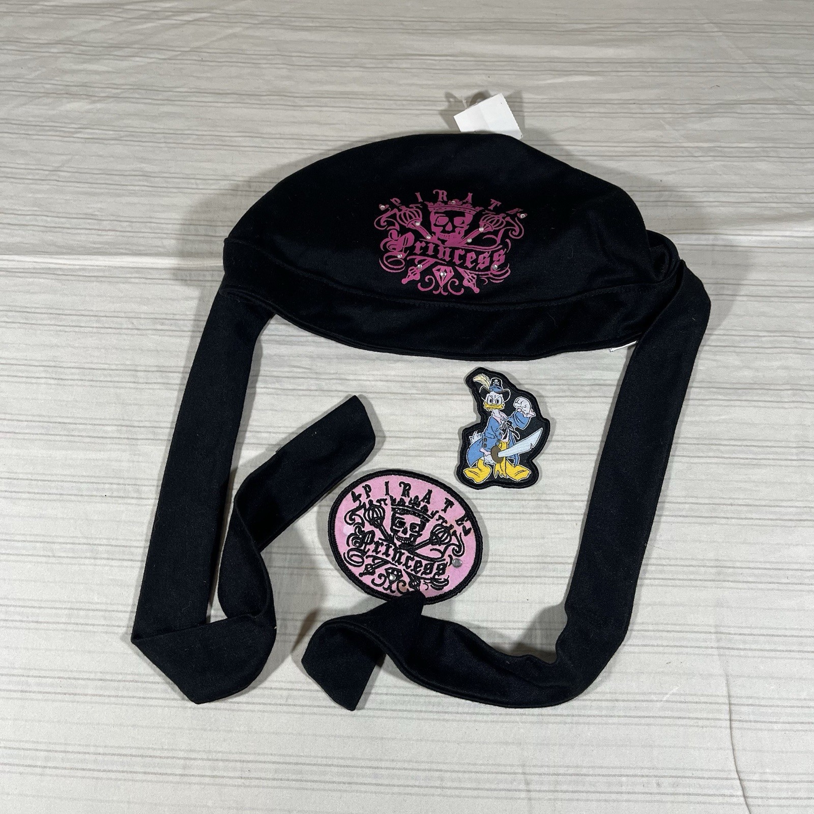 VTG Disney World Pirates Of The Caribbean Pirate Princess Bandana Patches HTF L1