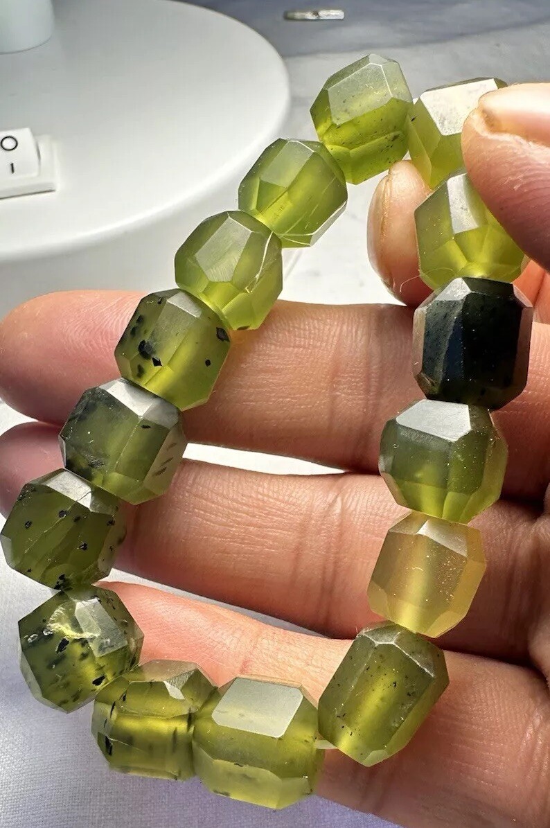 37g A Very Good One. Ammbenda Very Nice Colour Green From AFG