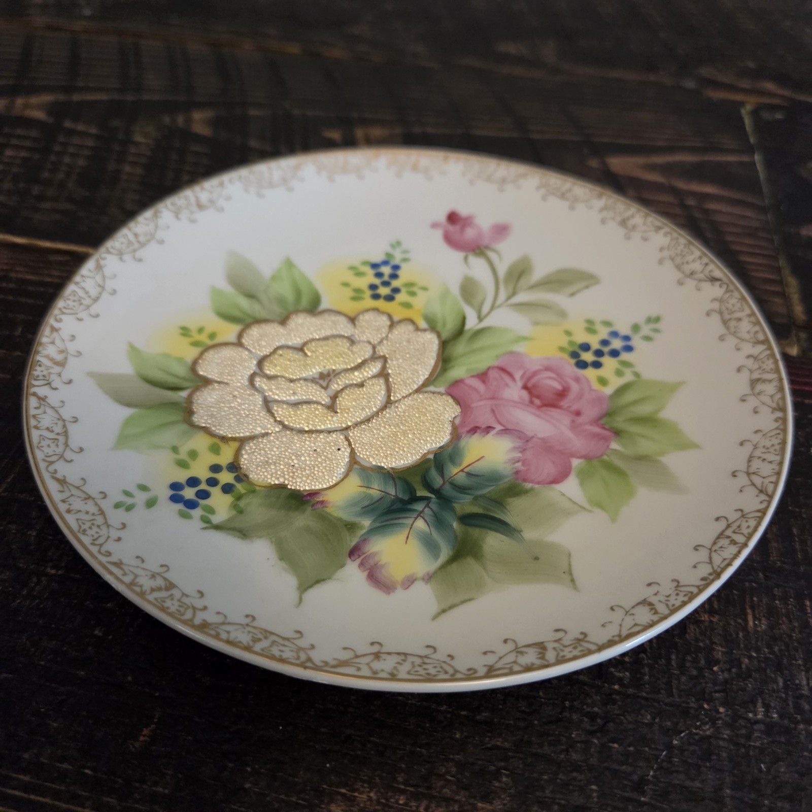 Vintage Wheelock Peoria Japan Raised Yellow Rose Pink Roses Collector Plate Vintage Wheelock Peoria Japan Raised Yellow Rose Pink Roses Collector Plate