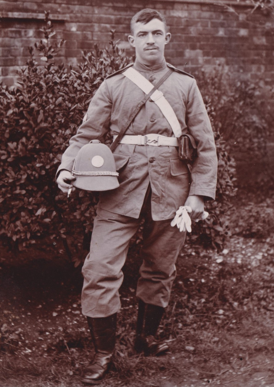 Boer War Era Cabinet Card Photo British Soldier Military Southsea Studio Boer War Era Cabinet Card Photo British Soldier Military Southsea Studio