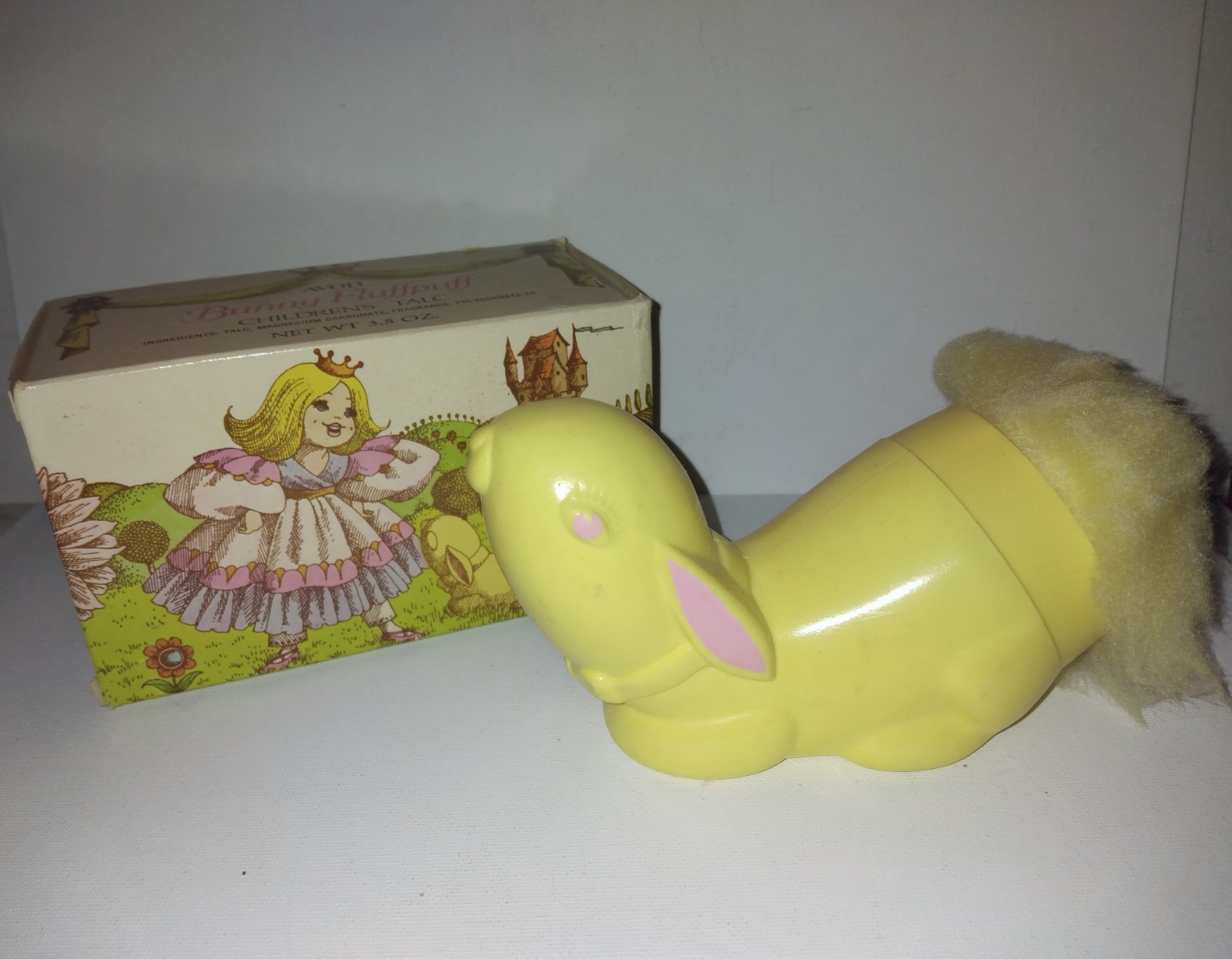 VINTAGE AVON NOS BUNNY FLUFFPUFF TALC YELLOW KIDS