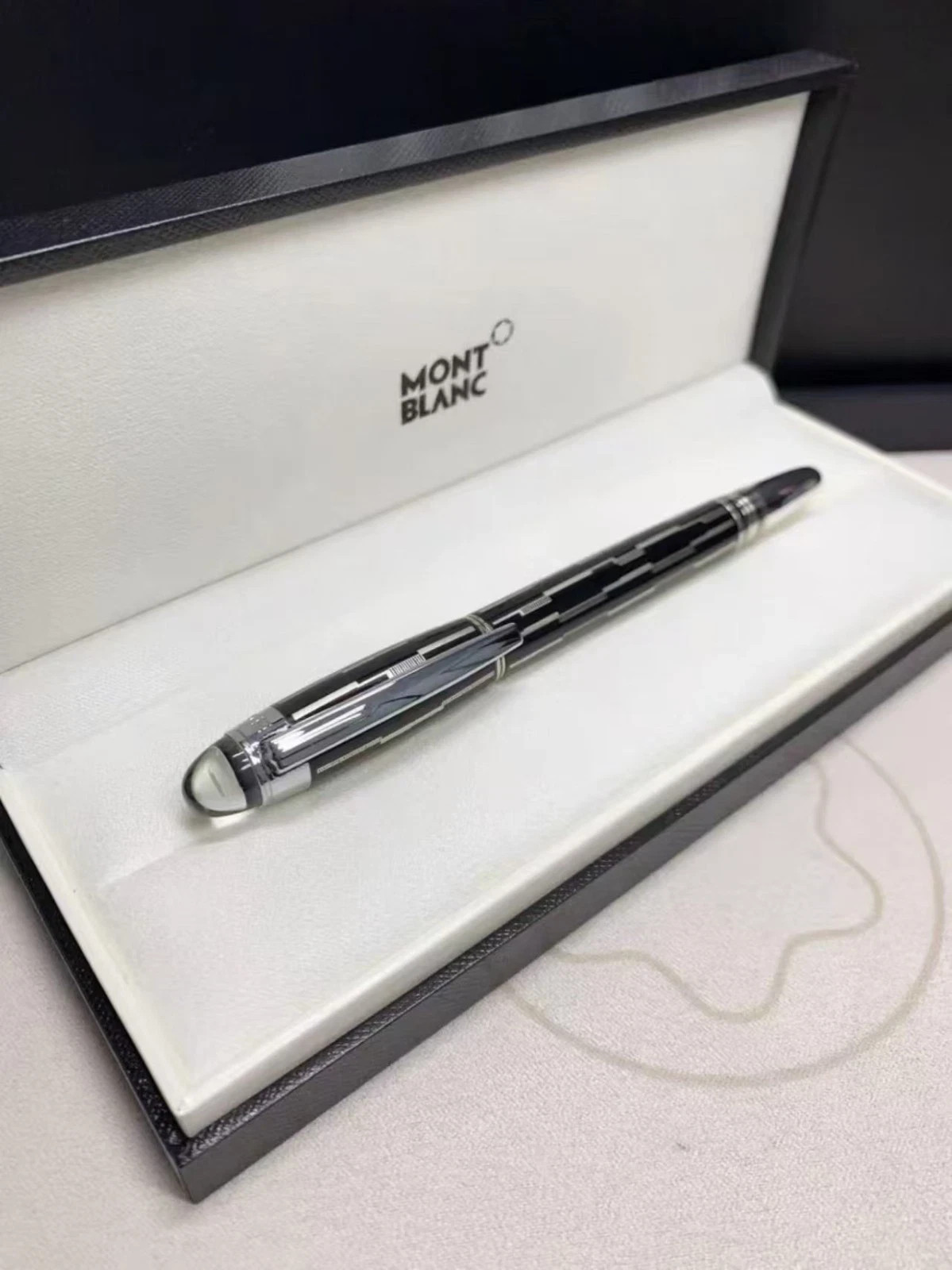 New Montblanc Classic Roller pen With Box 145 