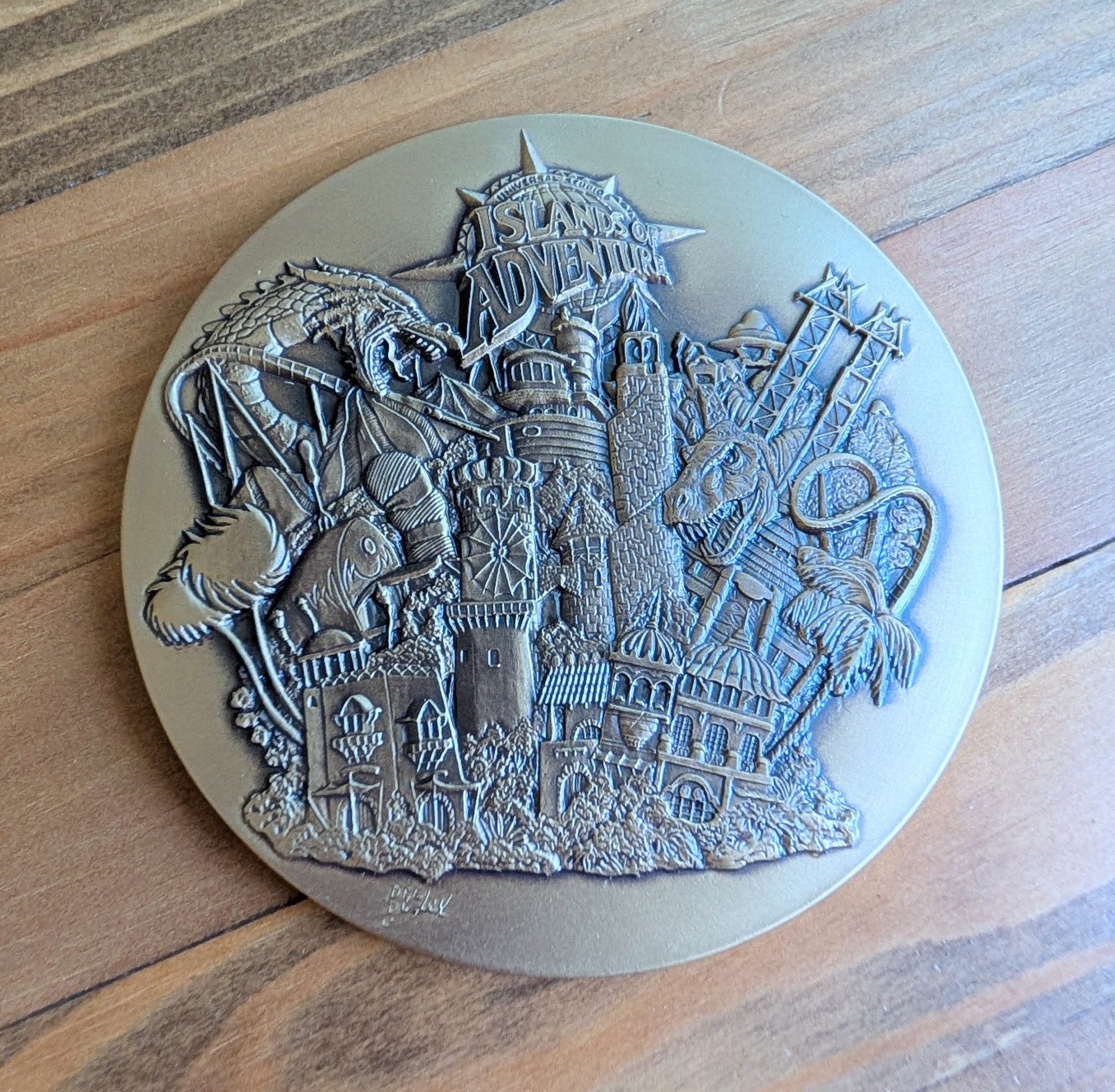 Rare 1999 Universal Islands of Adventure Opening Team Member Medallion +Box Rare 1999 Universal Islands of Adventure Opening Team Member Medallion +Box