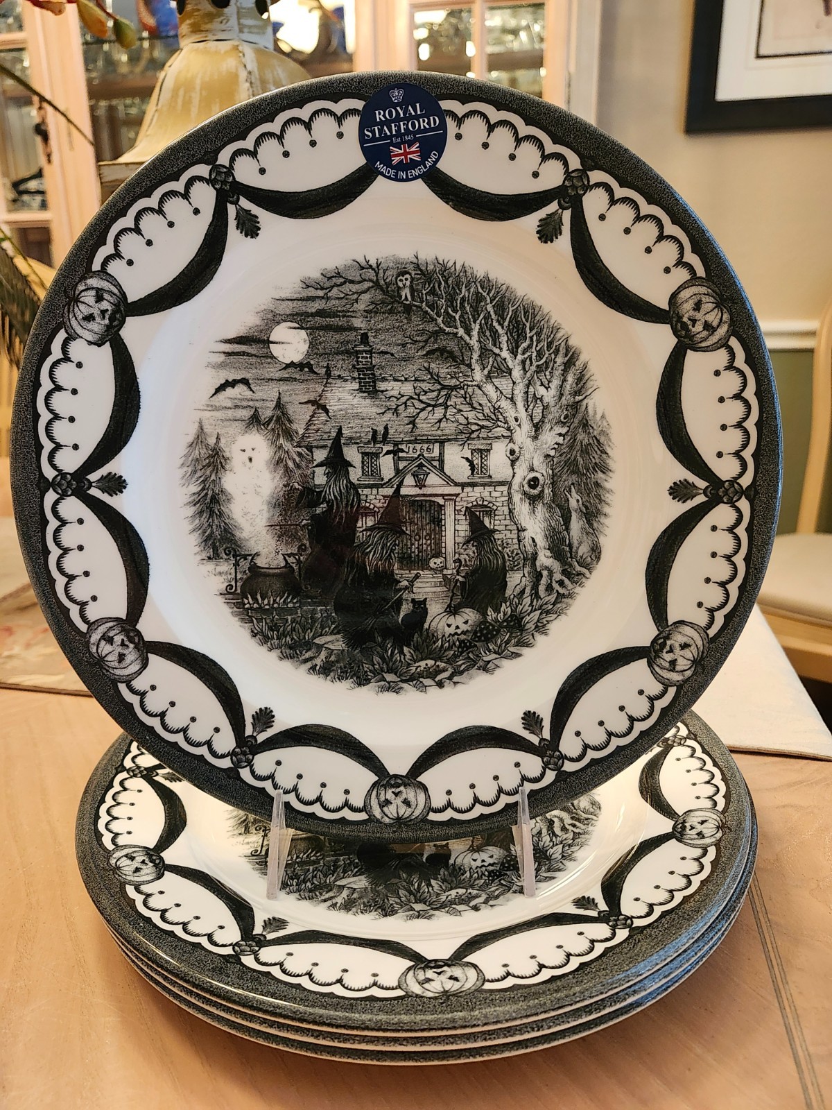 ROYAL STAFFORD WITCH COVEN SET OF 4 DINNER PLATES HALLOWEEN WITCHES GHOST + MORE