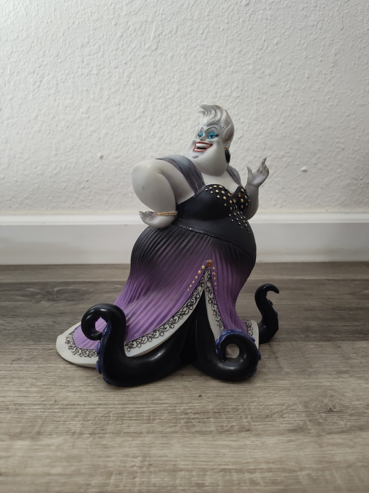 ​Disney Showcase Ursula Figurine Enesco 4055791 Little Mermaid Villain