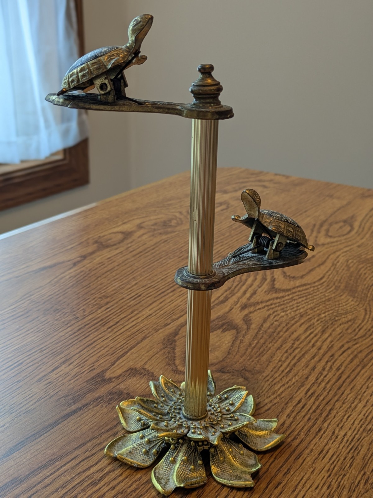 VTG 1972 Allied Brass Turtle Clip Desk Adjustable Note Holder Lotus Flower Base