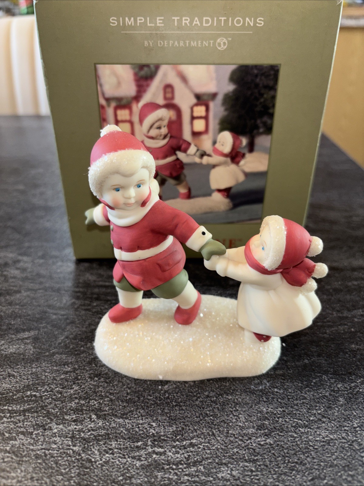 Vintage 2002 DEPT 56 SIMPLE TRADITIONS 'TAKE MY HAND' HOLLY LANE FIGURINE #M