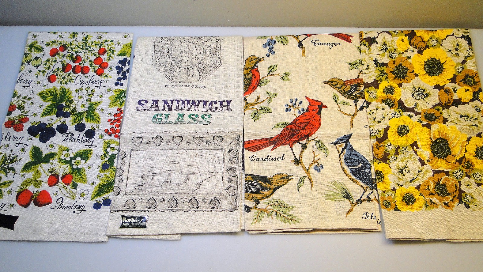 4 Vtg 60s Linen Towels NWT Kay Dee Berries Birds Sandwich Towel Lot