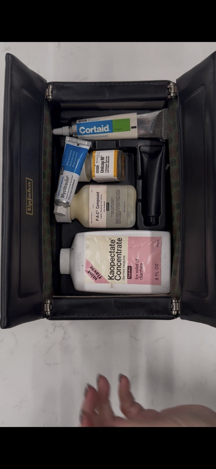 Vintage Upjohn Doctor’s Travel Medical Kit – Pharma Sample Case w/ Og Packaging Vintage Upjohn Doctor’s Travel Medical Kit – Pharma Sample Case w/ Og Packaging