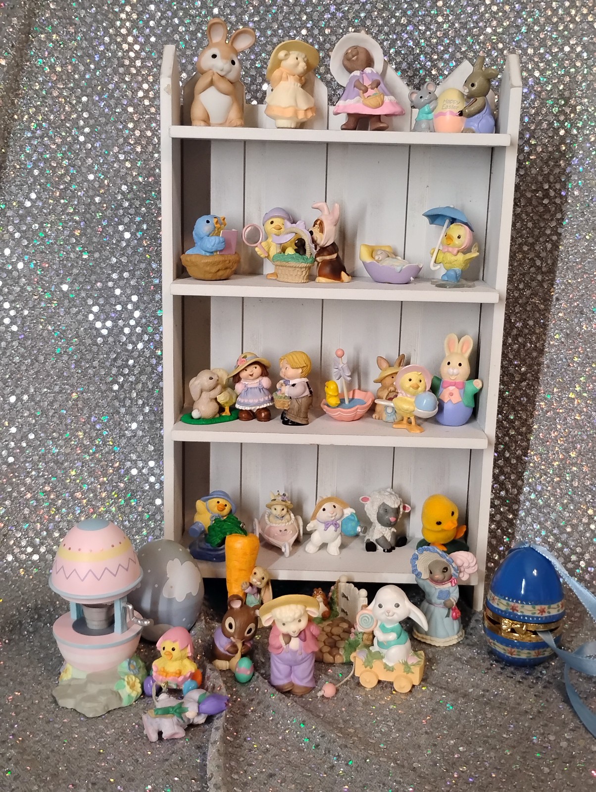 Lot of 32 Hallmark Merry Miniatures Easter Spring Theme W/ White Picket Display