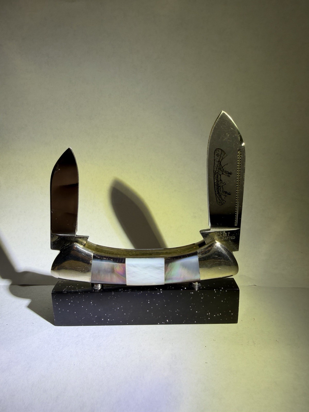 Vintage Parker-Frost By Star Canoe Knife. Black And White Pearl. 2 Blade Etched. Vintage Parker-Frost By Star Canoe Knife. Black And White Pearl. 2 Blade Etched.