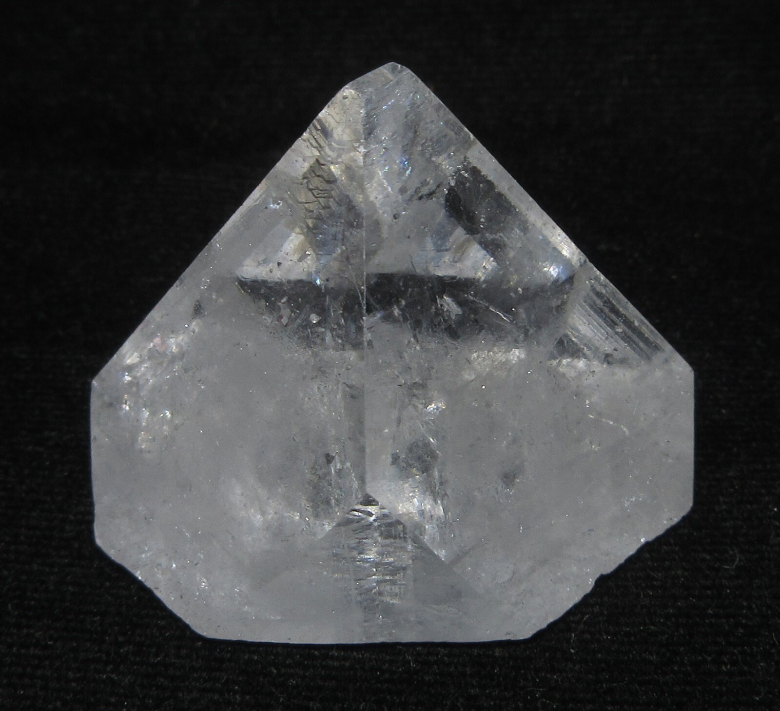 Apophyllite (non precious natural stone) # 1455 Apophyllite (non precious natural stone) # 1455