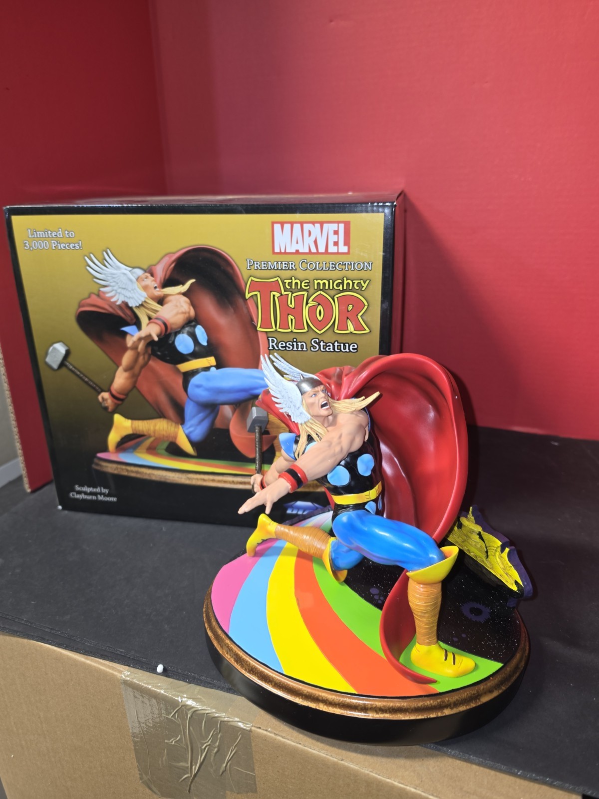 The Mighty THOR Resin Statue LTD 454/3000 -Diamond Select Premier 2016 The Mighty THOR Resin Statue LTD 454/3000 -Diamond Select Premier 2016