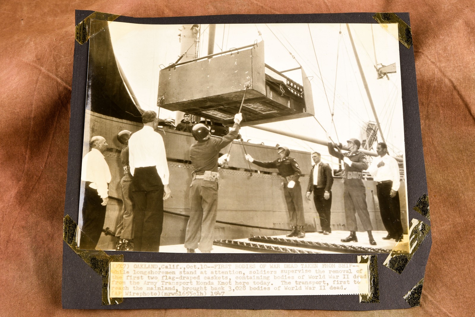 WWII War Dead Caskets Oakland California 8¾x7¾ 1947 AP Wire Photo V31