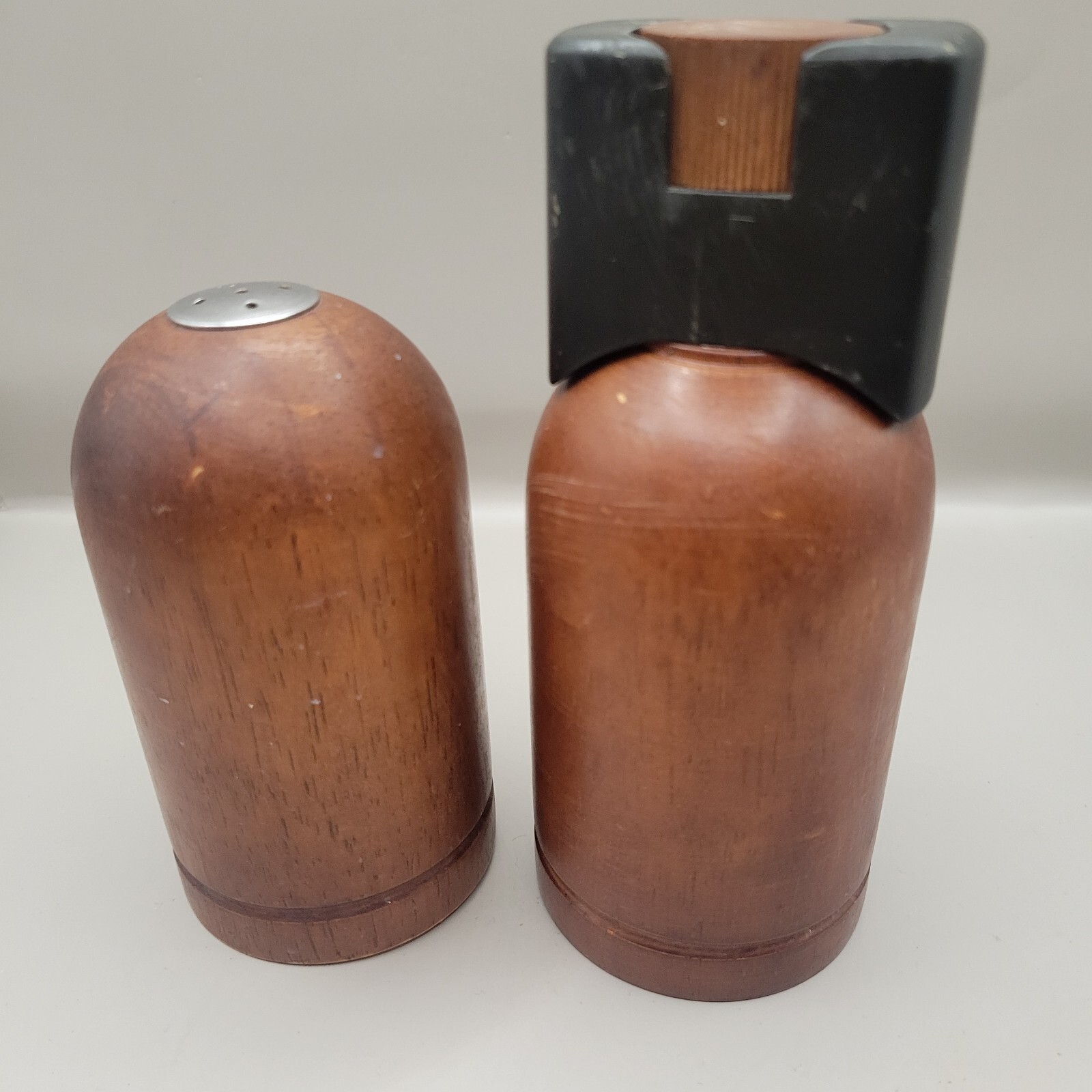 Vintage Mr Dudley Wooden Pepper Mill And Salt Shaker Unique Set Vintage Mr Dudley Wooden Pepper Mill And Salt Shaker Unique Set