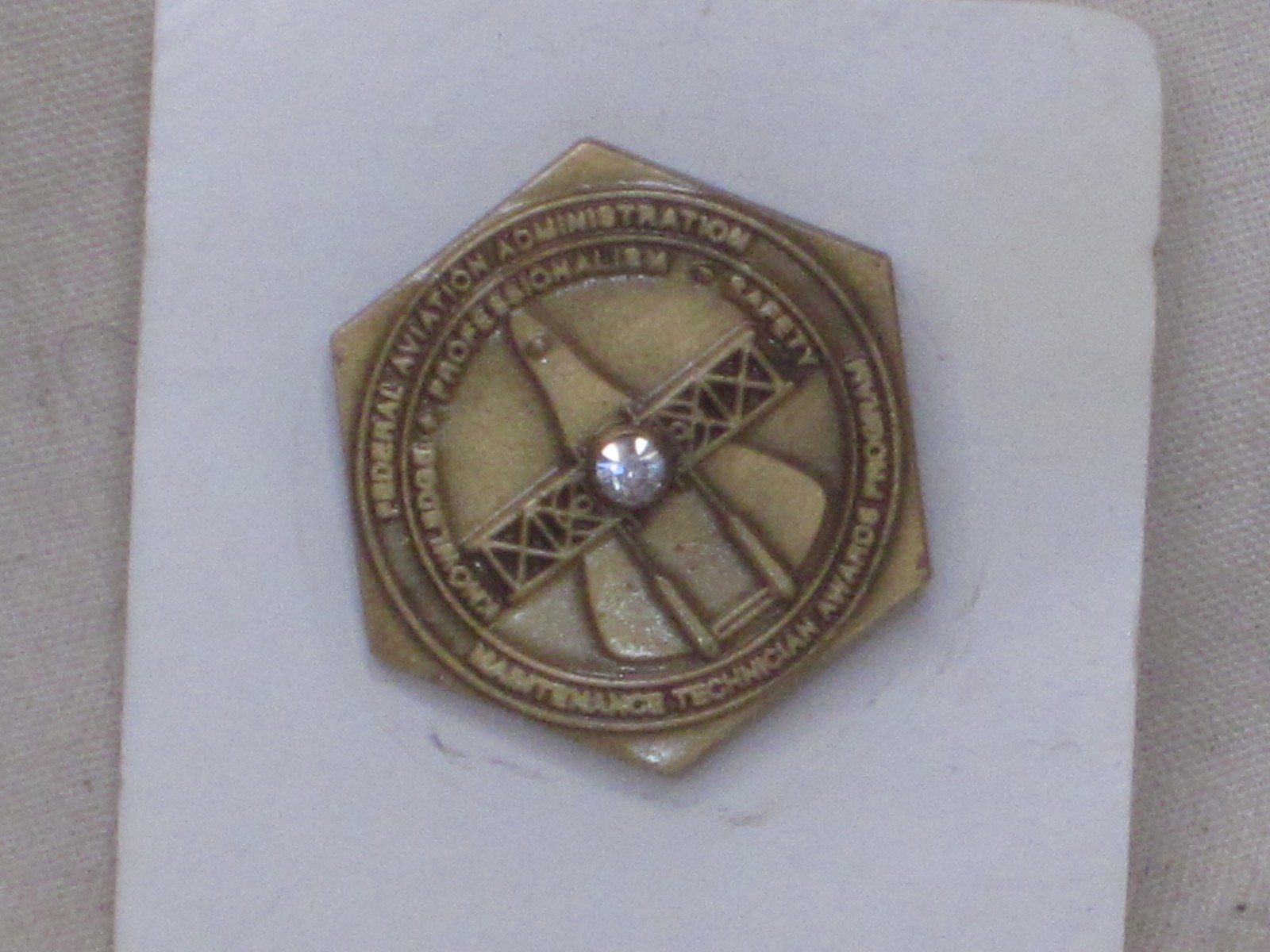 1 vintage FEDERAL AVIATION ADMINISTRATION MAINTANECE TECHNICIAN FAA Lapel Pin