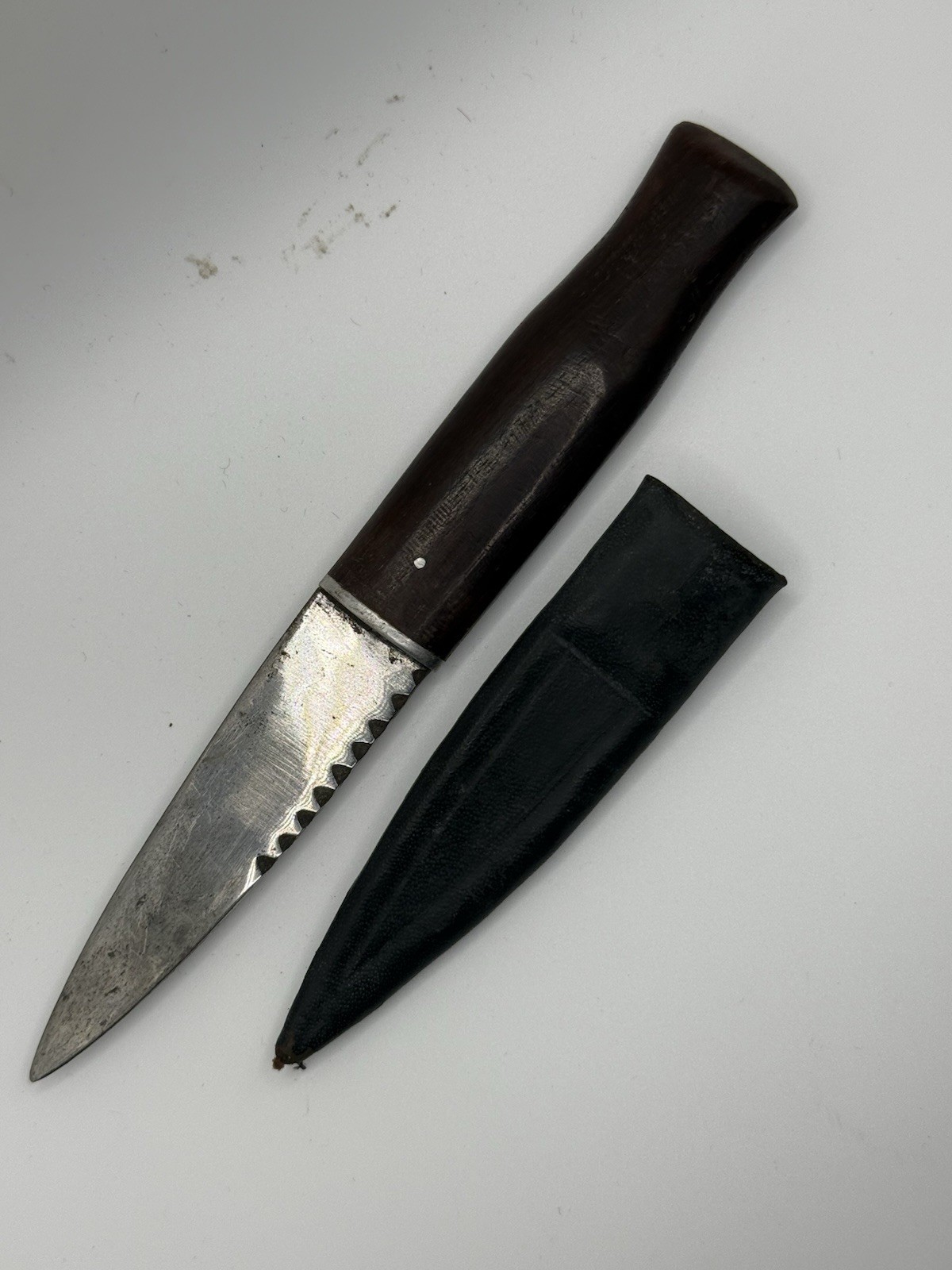 ANTIQUE SGIAN DUBH SCOTTISH KILT DAGGER DIRK KNIFE