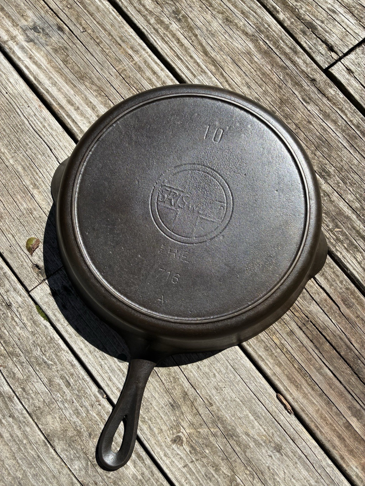 Griswold Slant Erie #10 Cast Iron Skillet 716 Slant Logo – Heat Ring