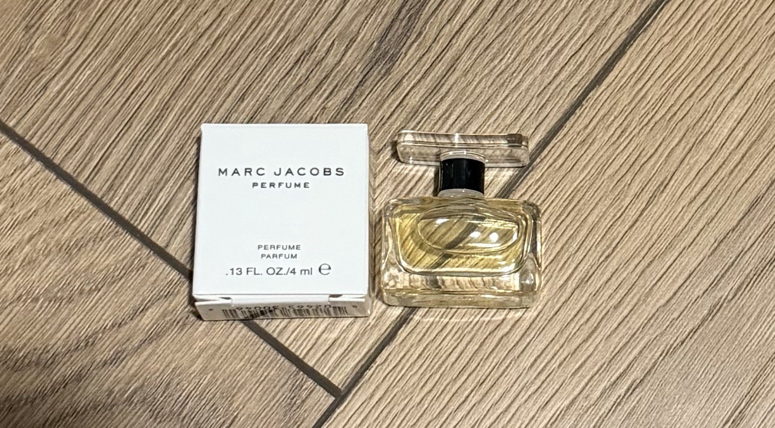 Marc Jacobs Pure Perfume Vintage Mini .13 oz 4 ml New in Box Miniature