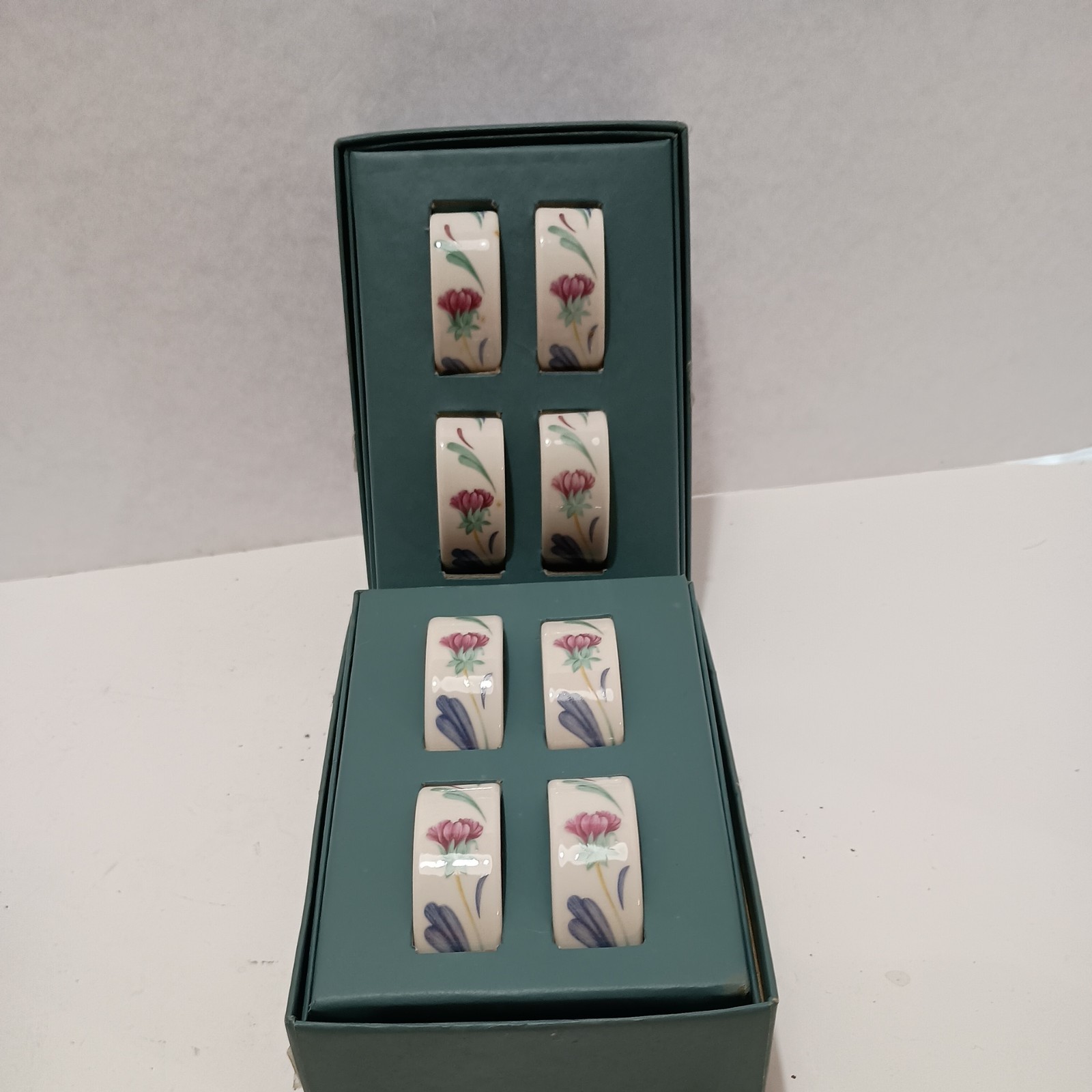 Vtg Lenox Chinastone Poppies On Blue Napkin Rings Set of 8 Original Box Floral Vtg Lenox Chinastone Poppies On Blue Napkin Rings Set of 8 Original Box Floral