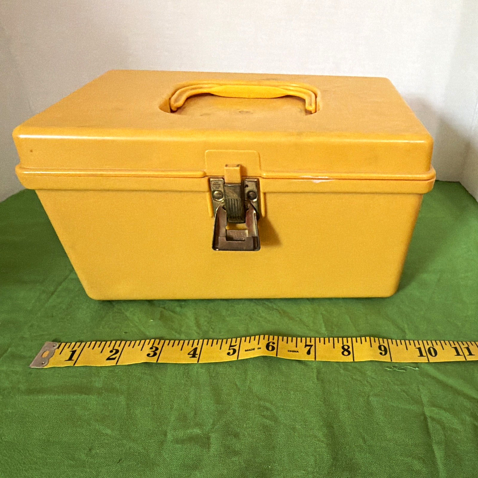 Vintage Original Yellow Plastic Sewing Box w/Handle Tray Latch Includes Content Vintage Original Yellow Plastic Sewing Box w/Handle Tray Latch Includes Content