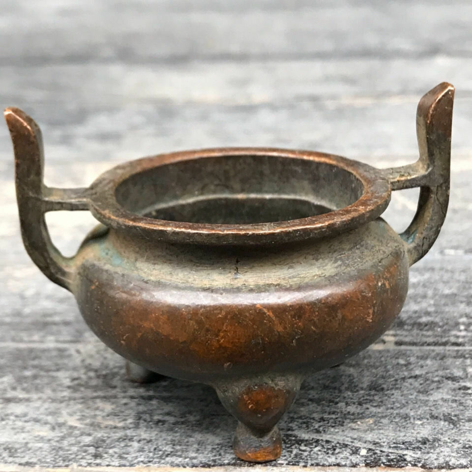 Small Incense Burner Three-Legged Bowl Pots Copper Cups Antique Ornaments Small Incense Burner Three-Legged Bowl Pots Copper Cups Antique Ornaments