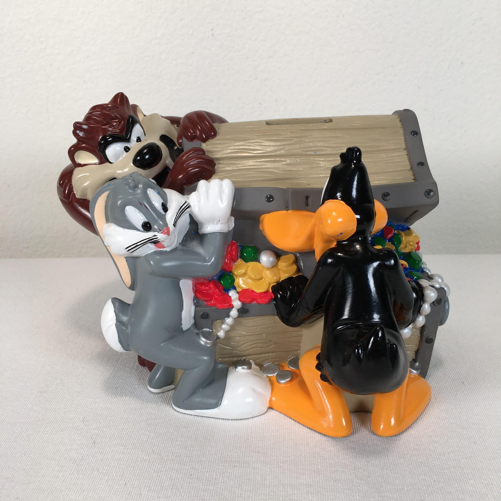 Vtg 1996 Warner Bros Looney Tunes Piggy Coin Bank Taz Bugs Daffy Treasure Chest