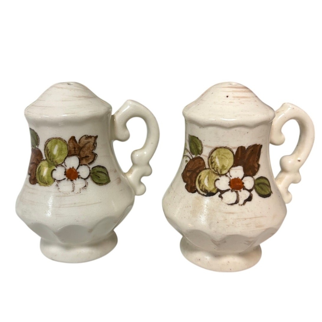 Metlox Vernon Ware Fruit Basket Salt Pepper Shakers Set California Metlox Vernon Ware Fruit Basket Salt Pepper Shakers Set California