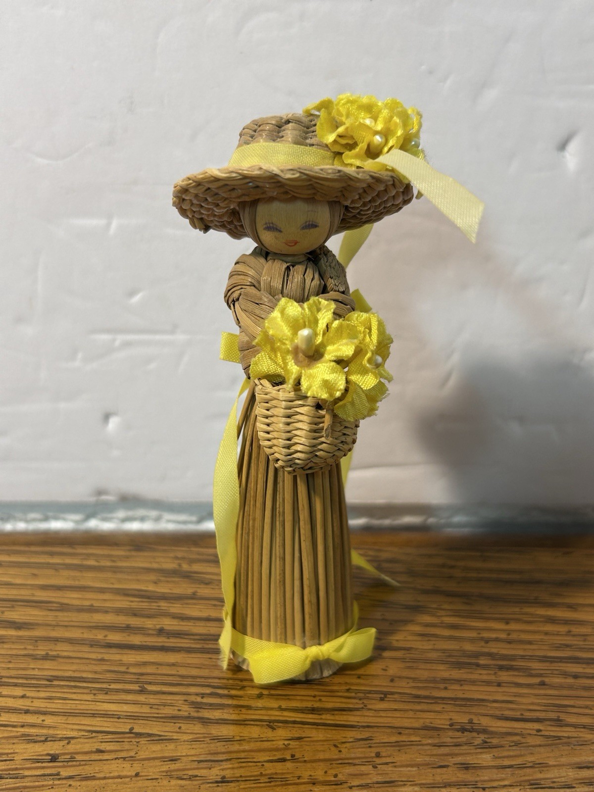 Vtg Korean Straw Doll 4.25” Hand Crafted Woven Broom Reed Folk Art Yellow Girl Vtg Korean Straw Doll 4.25” Hand Crafted Woven Broom Reed Folk Art Yellow Girl