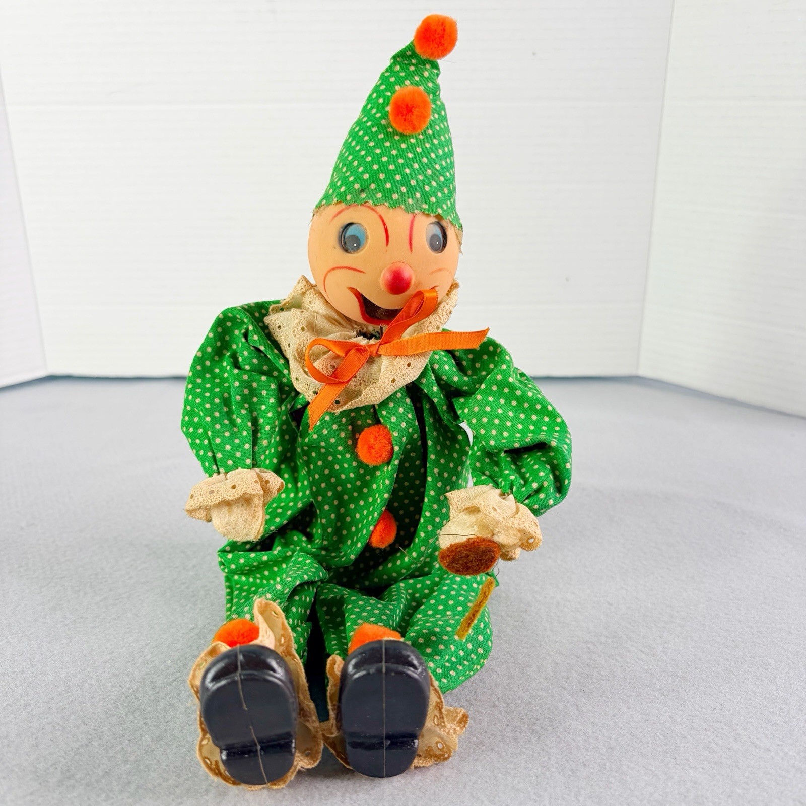 Handmade Clown Wood Block Shelf Sitter Rubber Face Kitchy Circus Green Polkadot
