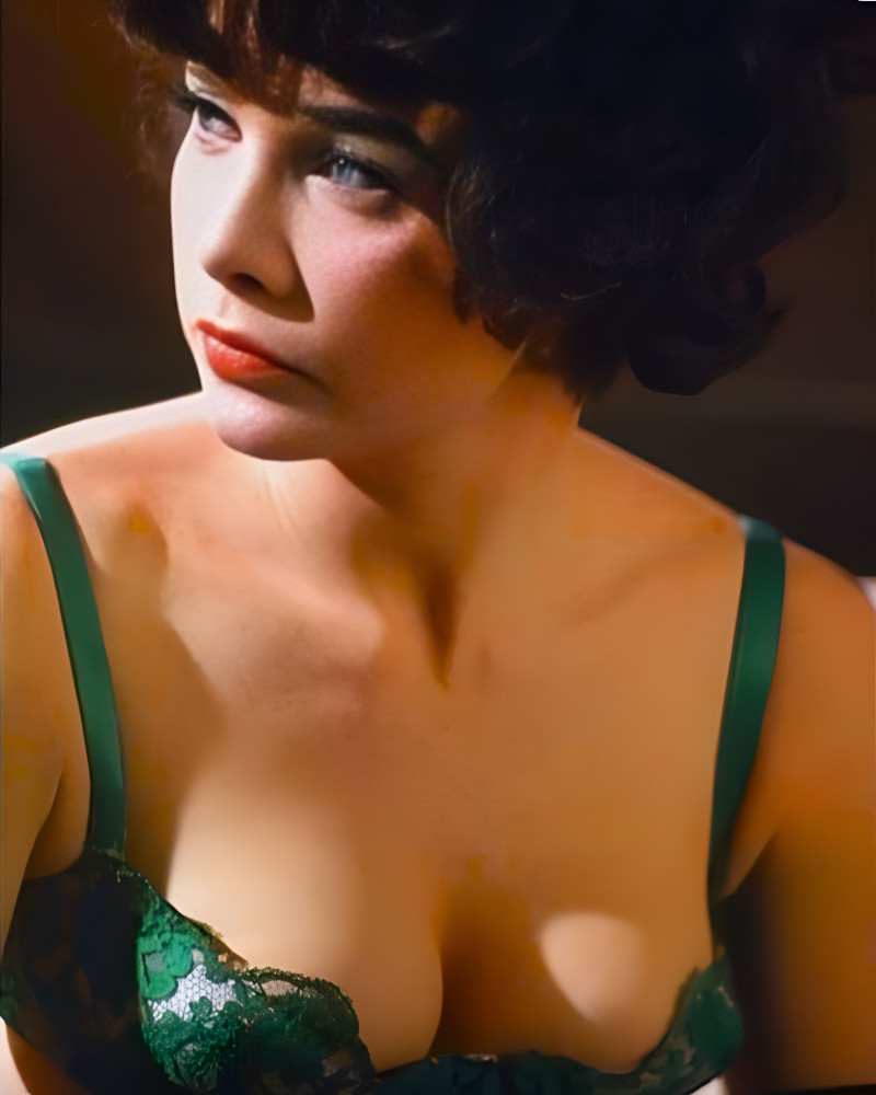 SHIRLEY MACLAINE - 8