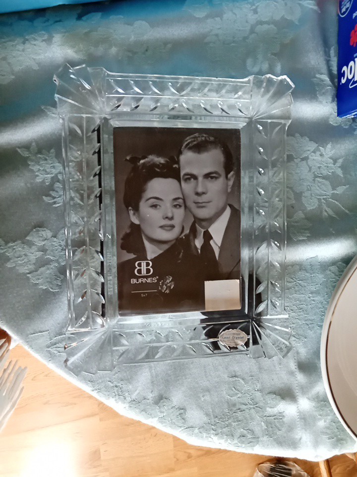VTG Burnes Lead Crystal Glass Picture Frame Diamond Cut Design 5”x7” photo