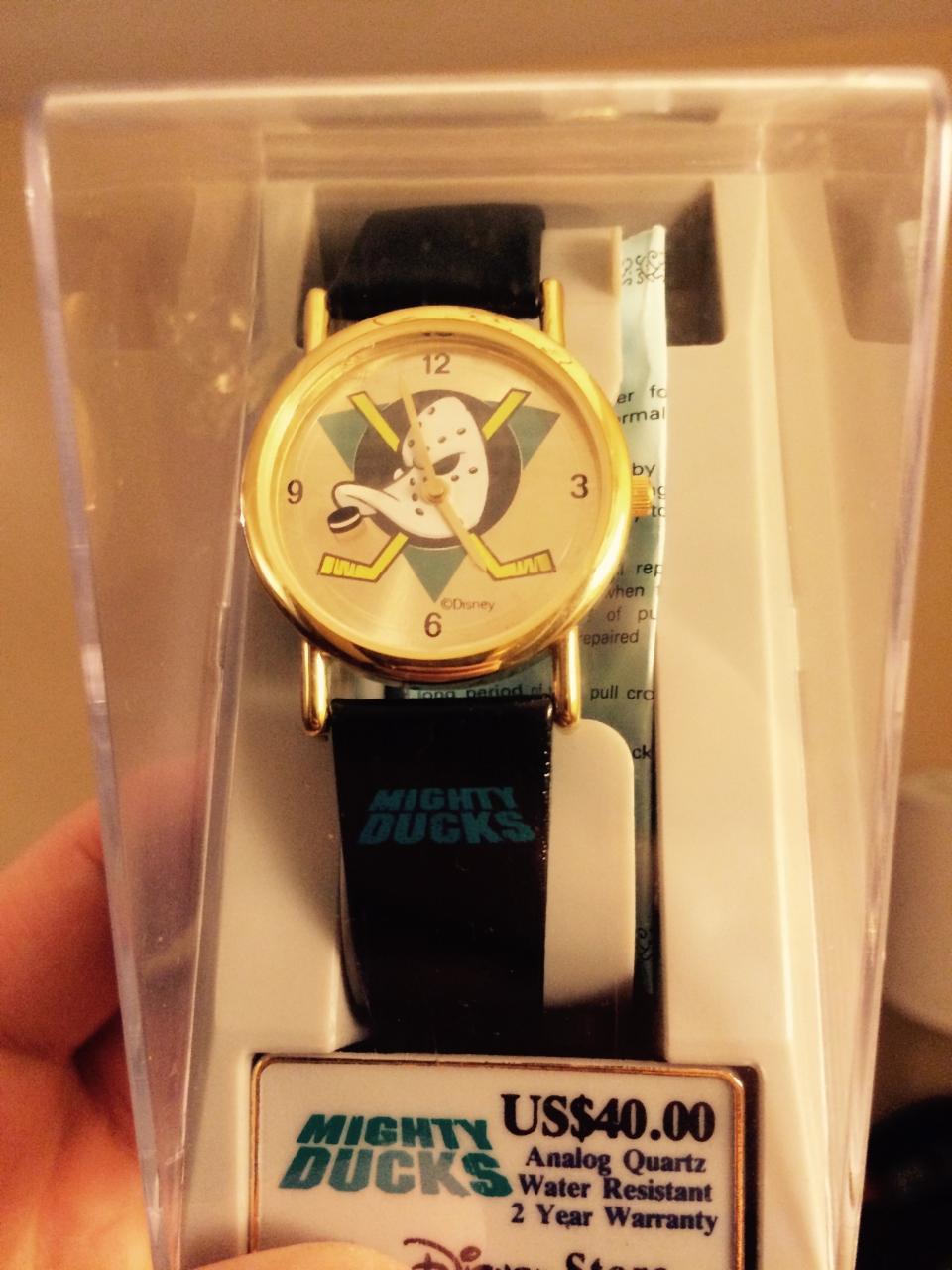 DISNEY\'S MIGHTY DUCKS WATCH WITH ROTATING PUCK IN CASE EXTREMELY RARE VINTAGE