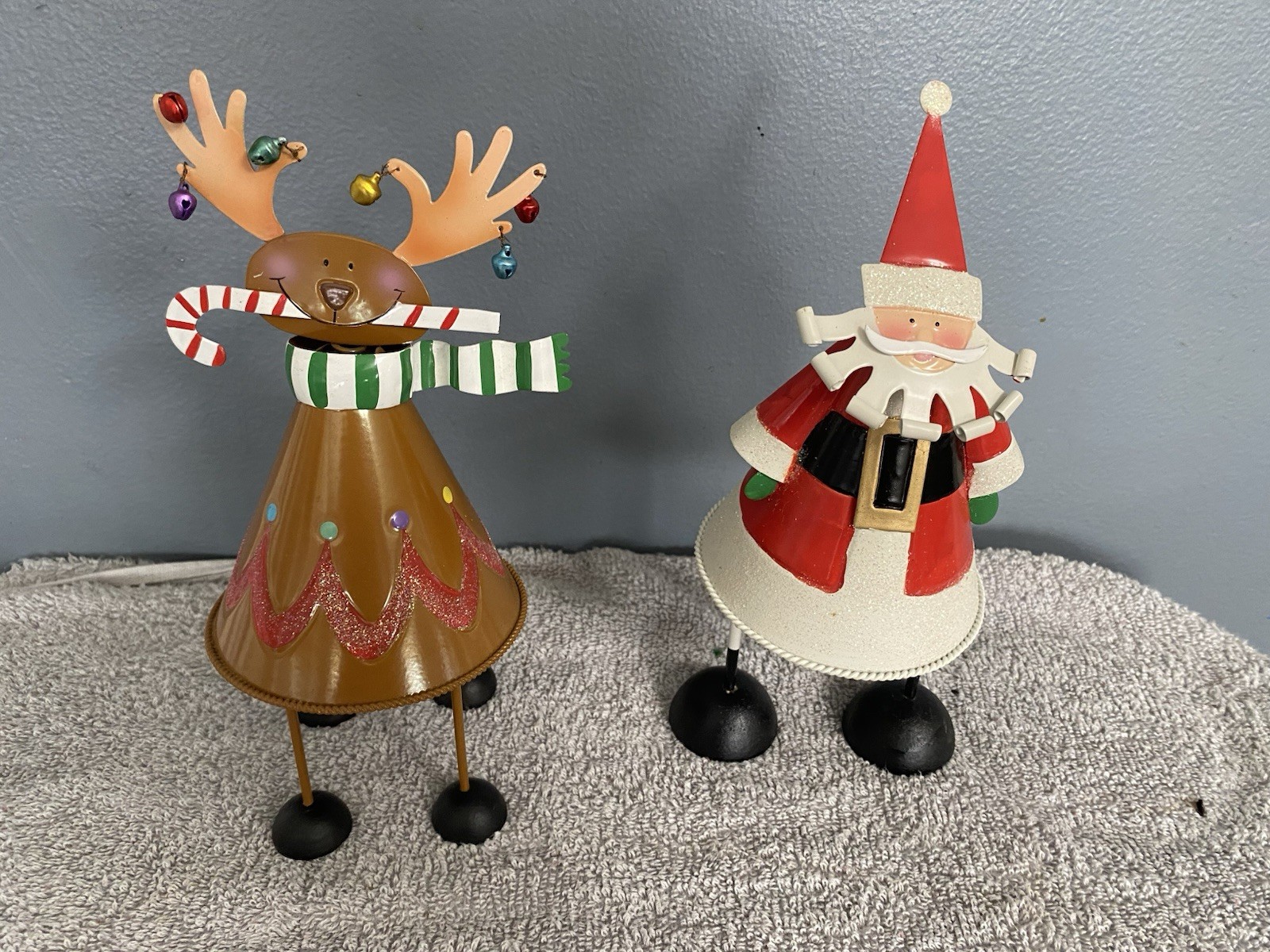 2006 Avon Christmas Springy Figurines Santa Claus And Reindeer Cute Lot Of 2 2006 Avon Christmas Springy Figurines Santa Claus And Reindeer Cute Lot Of 2