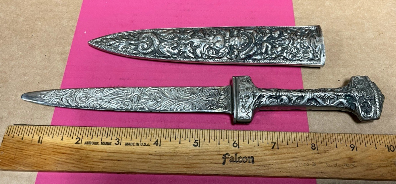SILVER DAGGER REPLICA 19TH CENTURY GROTESQUE ARABESQUE HANS HOLBEIN ITALY SILVER DAGGER REPLICA 19TH CENTURY GROTESQUE ARABESQUE HANS HOLBEIN ITALY