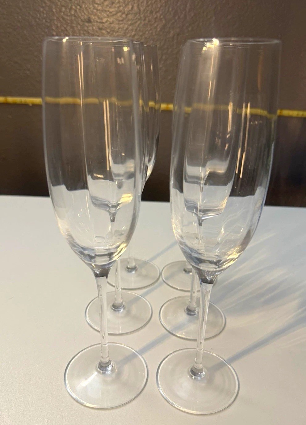 Set of 6 Pottery Barn Stemmed Clear Glass Champagne Flutes Gently Used. 