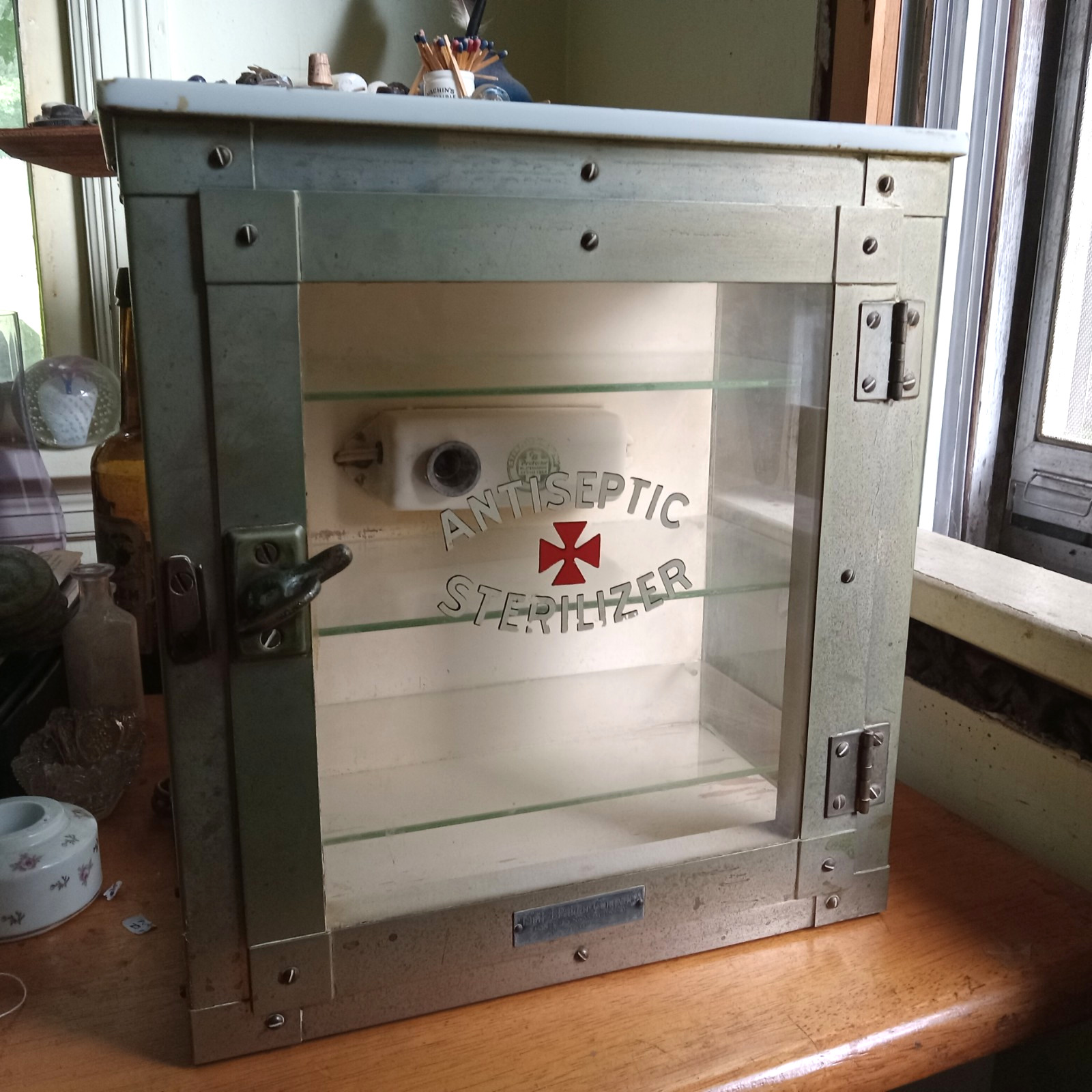 ANTIQUE ANTISEPTIC STERILIZER CABINET EMIL PAIDAR CHICAGO FOR BARBER SHOP RAZORS