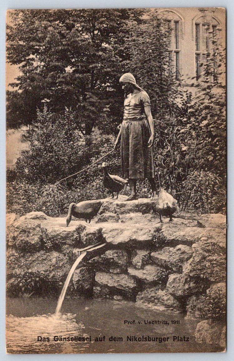 Antique Germany Postcard BERLIN Das Gaenseliesel Fountain 1911