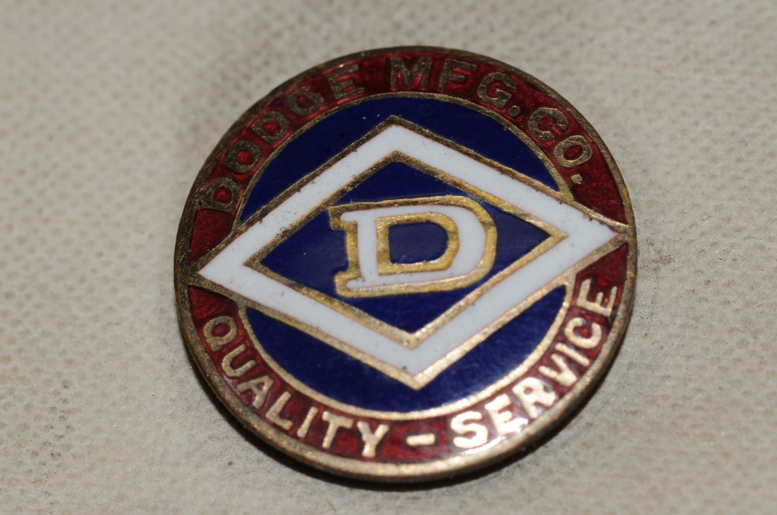 D Dodge MFG. Co. Lapel Pin Quality Service 1909 Historical NOS Salesman Sample*