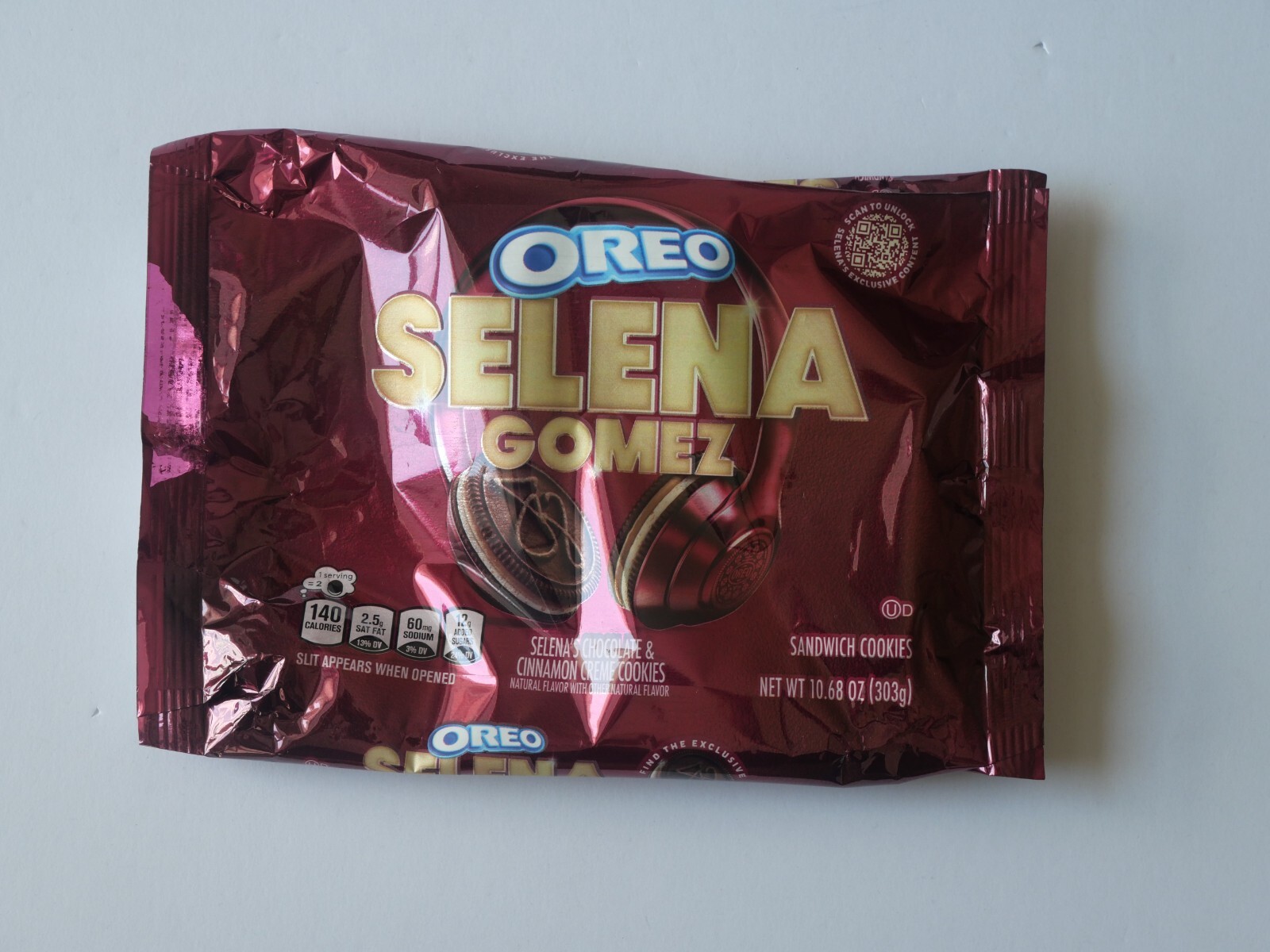 Oreo - Selena Gomez - Chocolate & Cinnamon Creme Cookies - Packaging Only