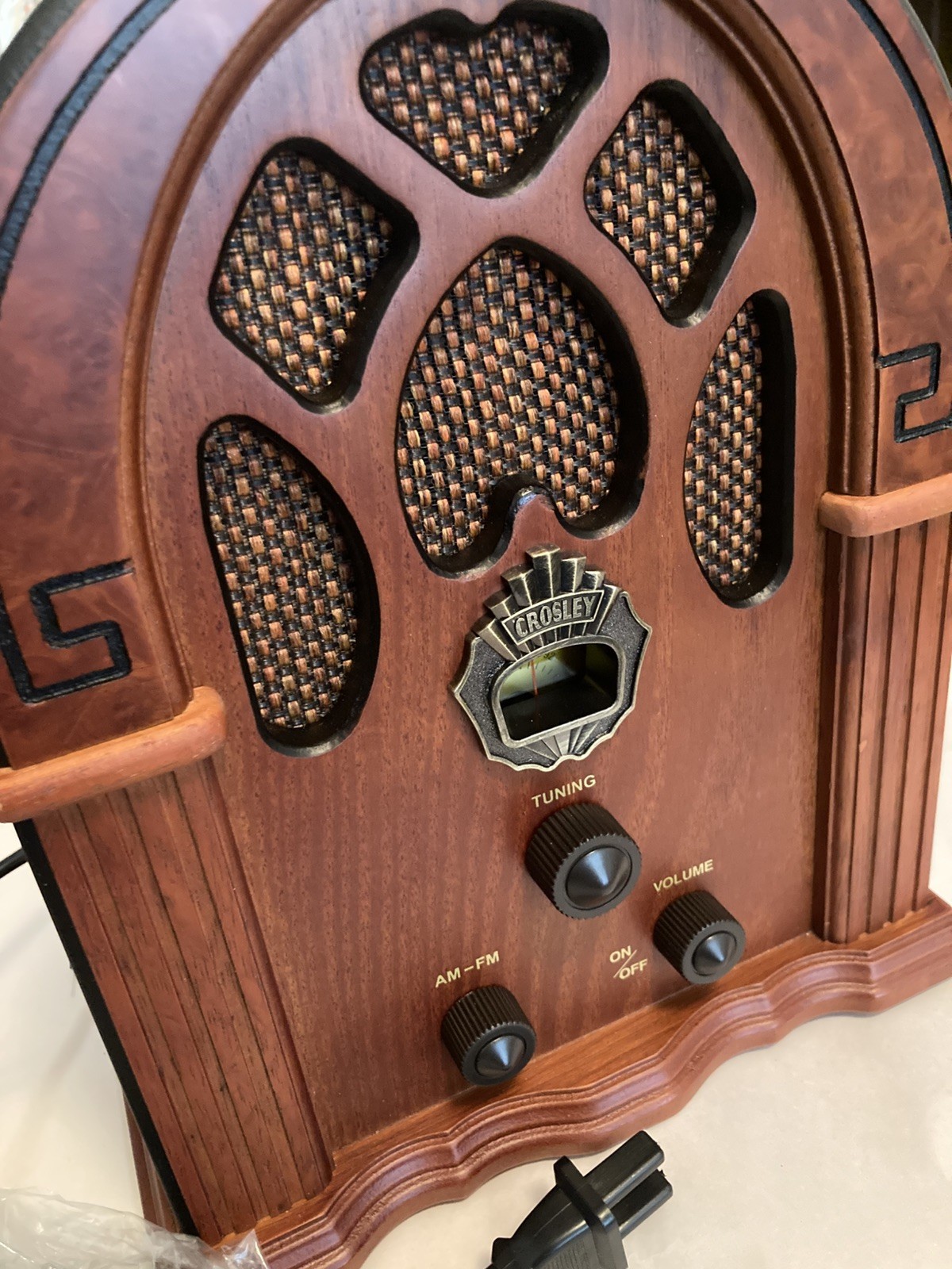 NEW Vintage Cathedral Style Crosley Retro CR31-PA with AM/FM Radio