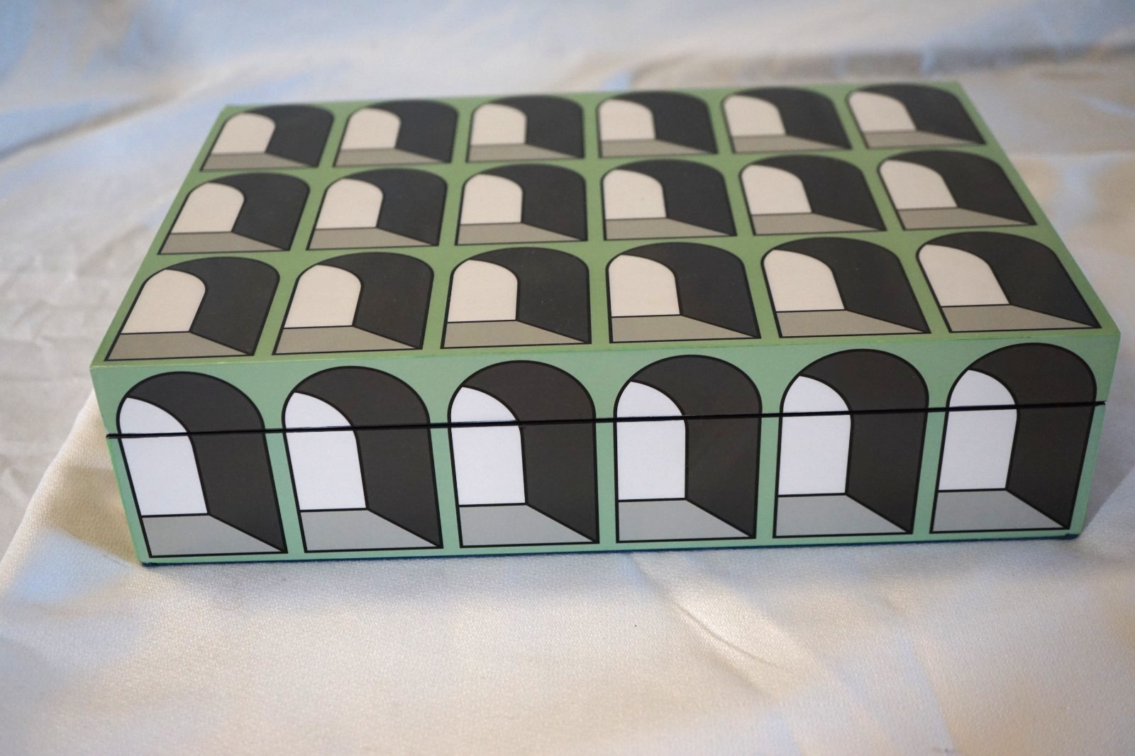 JONATHAN ADLER LARGE ARCADE BOX MINT GREY BLACK LACQUER BOX JONATHAN ADLER LARGE ARCADE BOX MINT GREY BLACK LACQUER BOX