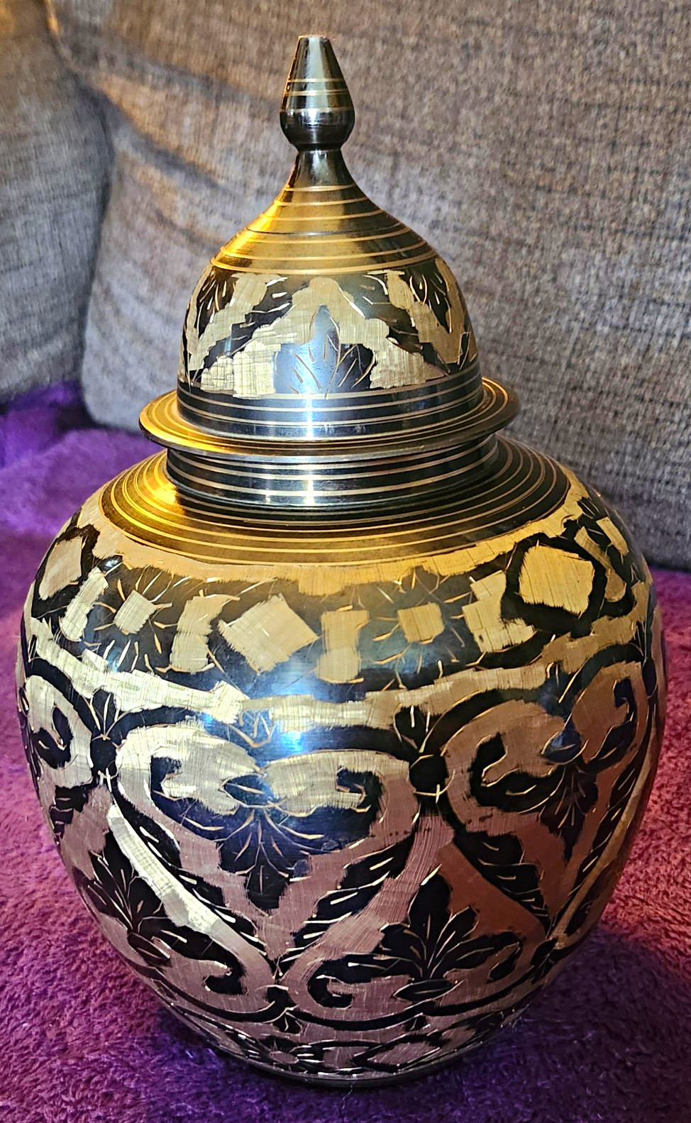 Vtg Black Enamel Etched Brass Decorative Lidded Ginger Jar Hand Carved 9.5\