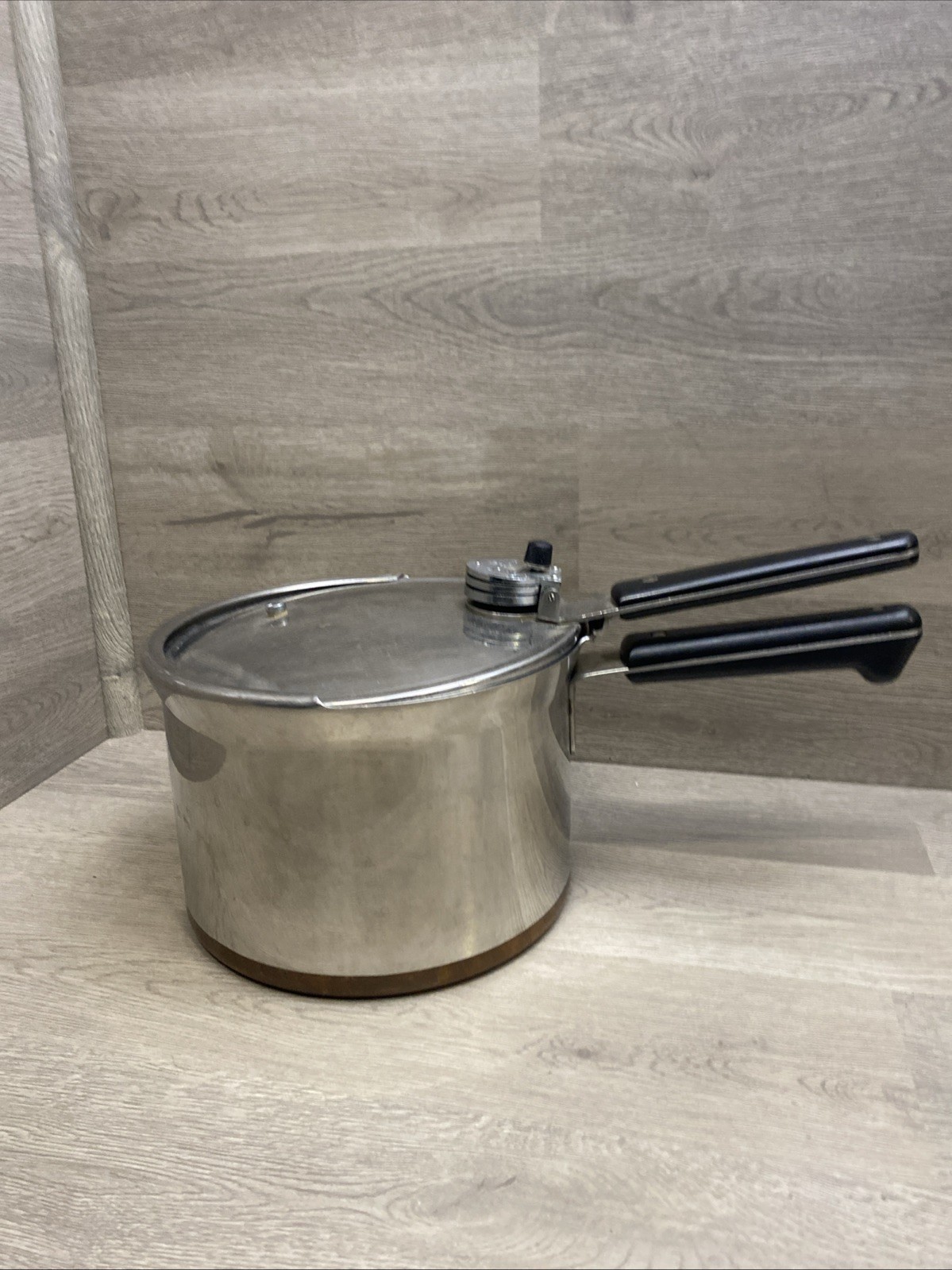 Revere Ware Pressure Cooker With Lid 8”