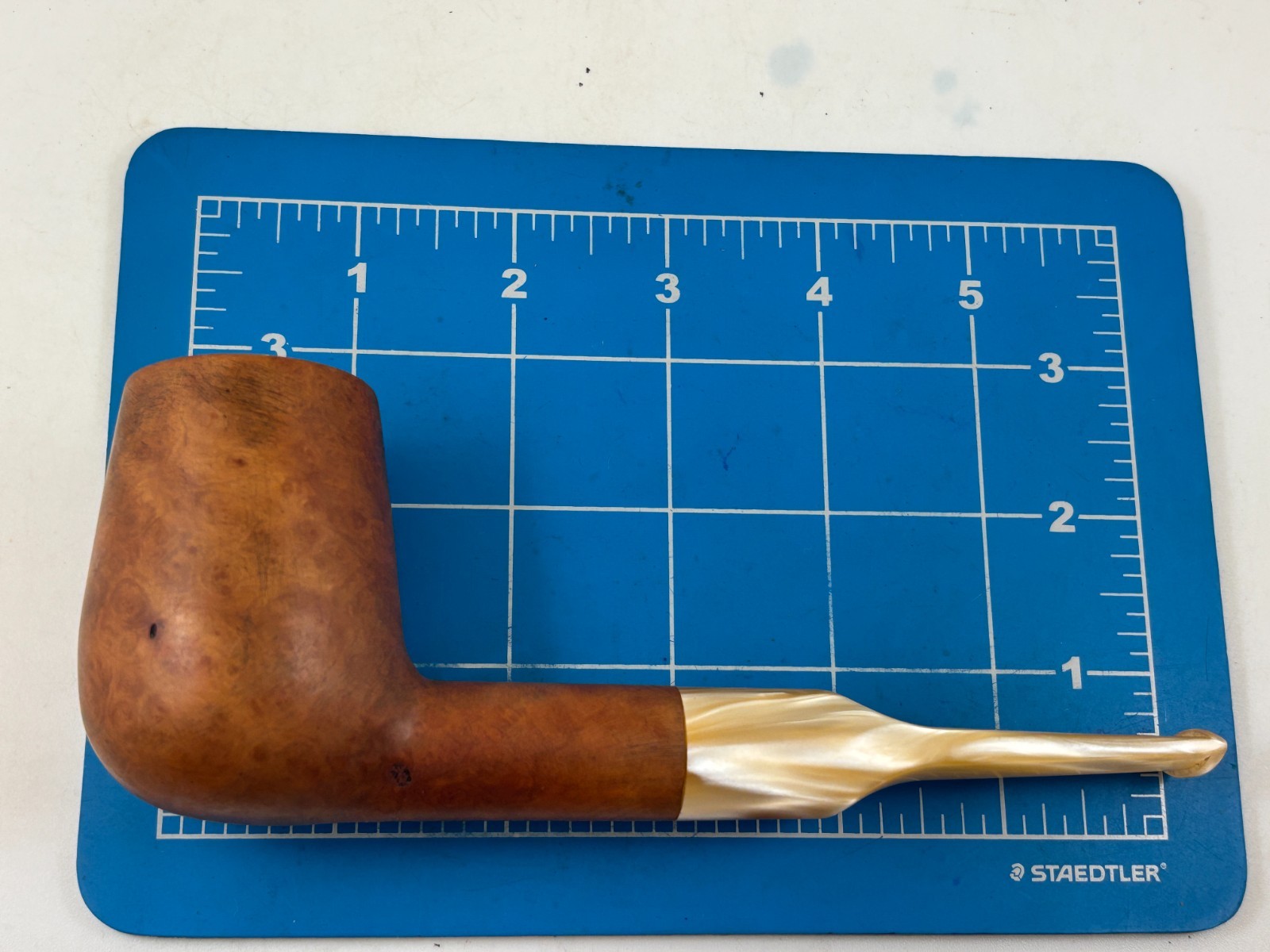 Judd\'s Very Nice Unsmoked Large Hand Made Smooth Briar Pipe w/Lucite Stem
