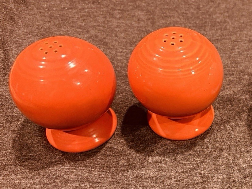 Vintage Fiesta Original Red Salt And Pepper Shakers Pair 1936-42 Fiestaware