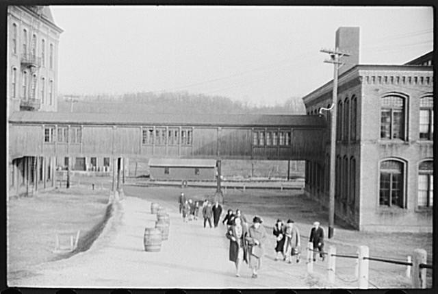 Photo:Taftville Connecticut Penomah Mills Inc 1930s Textile Mill Workers